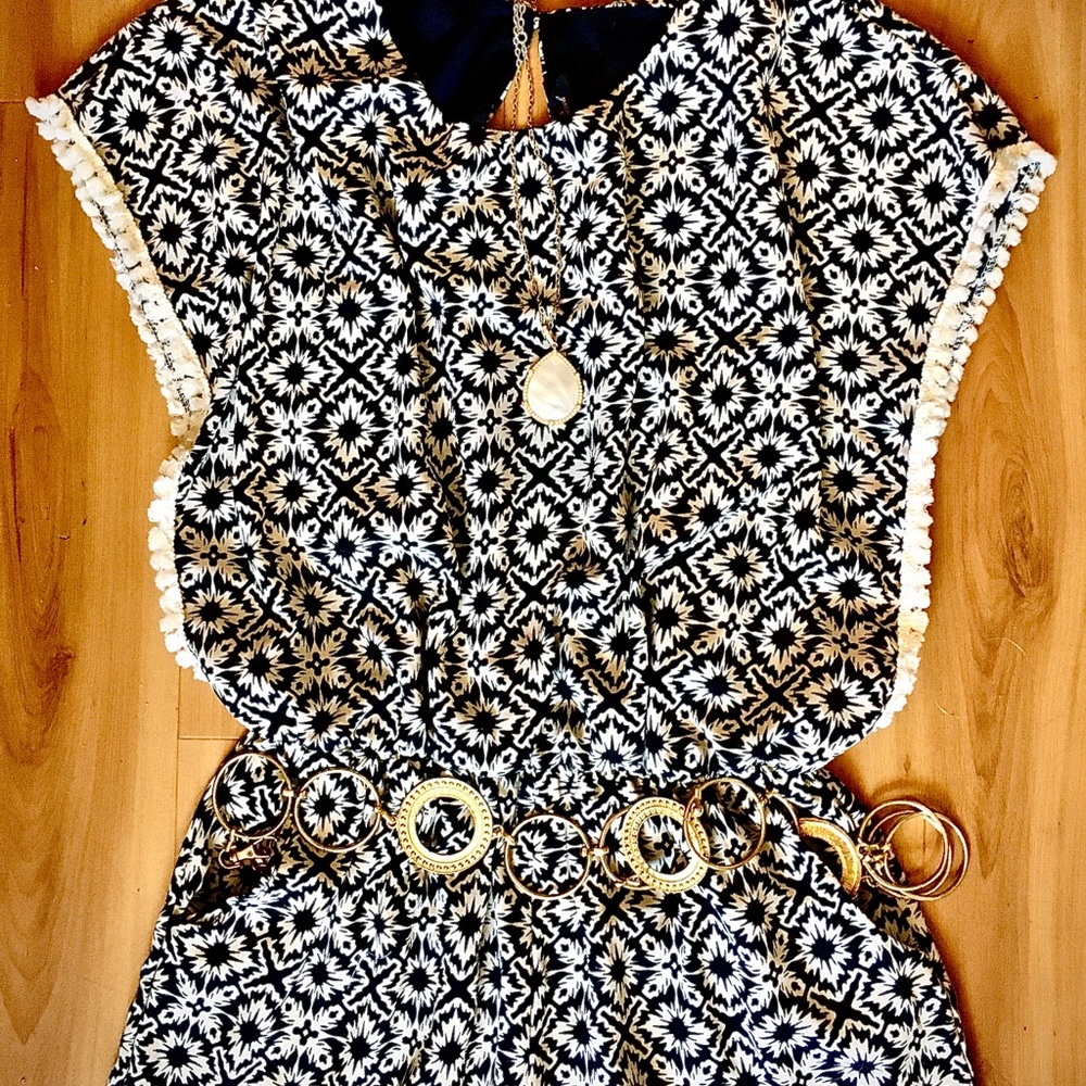 Honey Punch Adorable Romper with POCKETS!